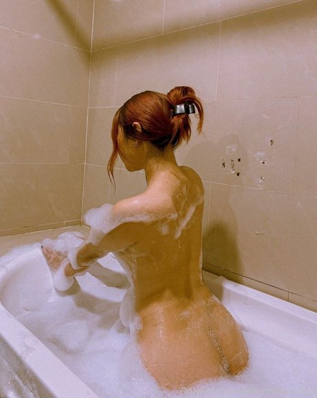 Thanh Nhen star sexy photo