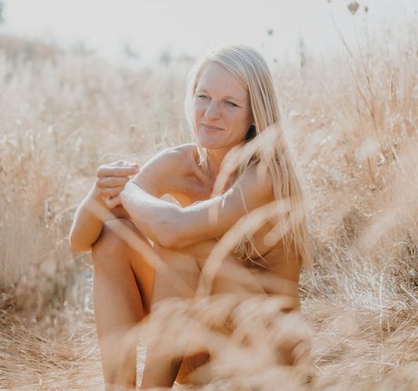 Alexandra Wennmacher hot actress photo