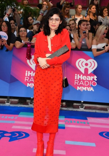 Grimes xxx model img