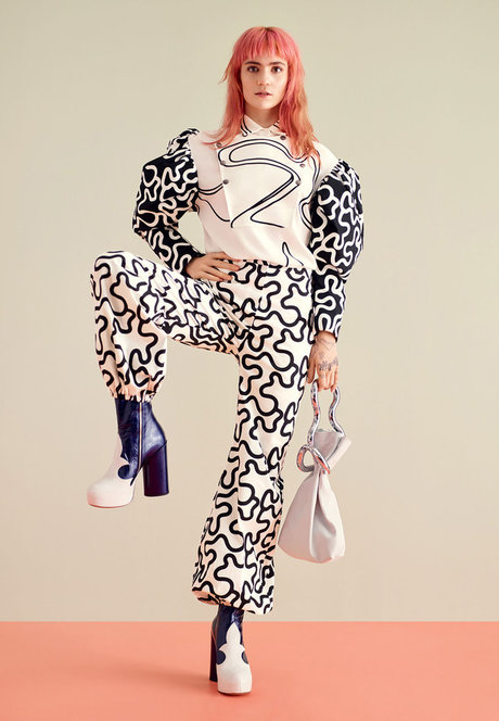 Grimes hot model images