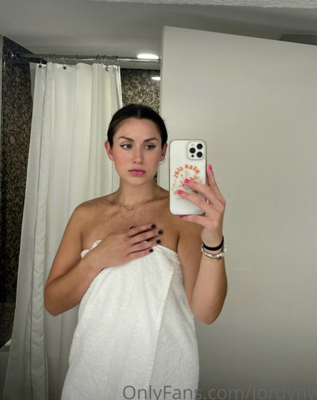 Jordyn Woodruff nudes actress galleries