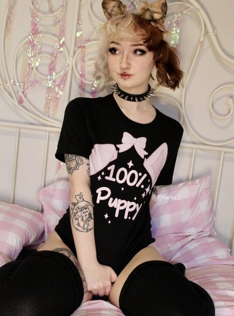 Starryfawnn nude model photos