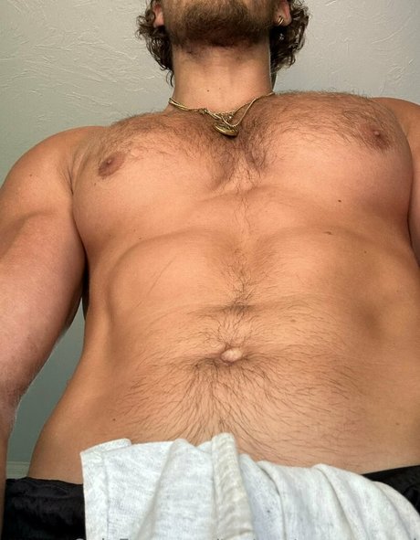 tooturntuncensored model top image