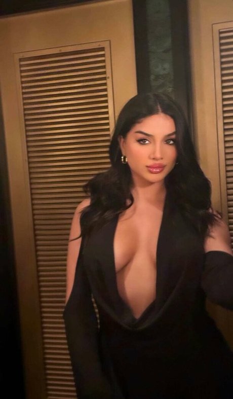 Alishba Sheikh star perfect picture