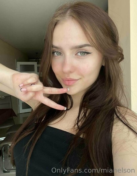 ellennelson pornographic model picture