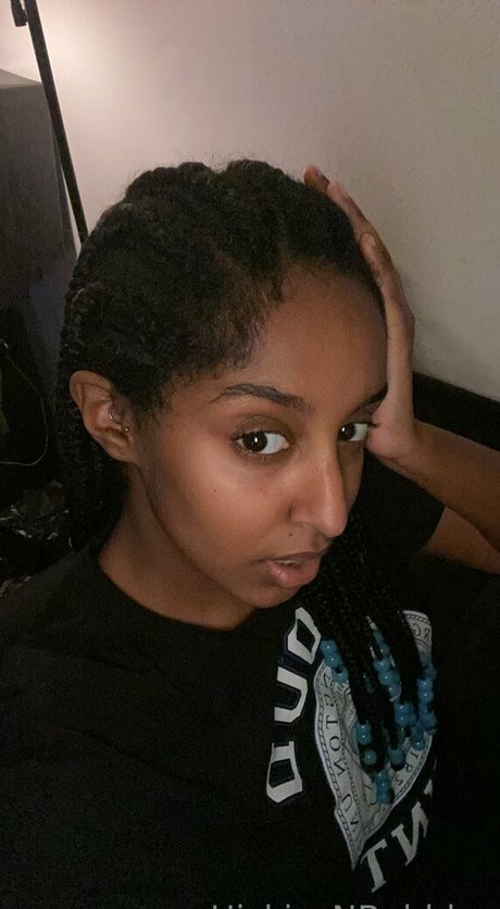 hickiesnbubbles star erotic images