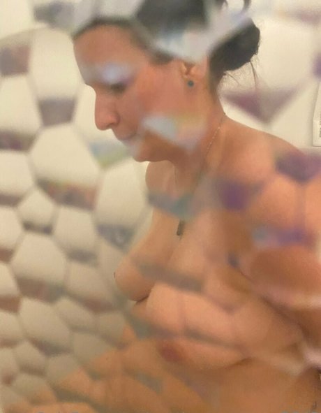 southrenmomma2043 art model photo