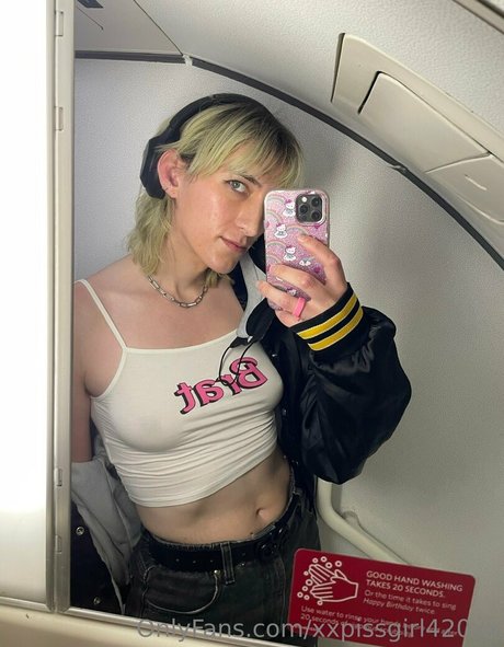 xxpissgirl420xx pornographic star photos