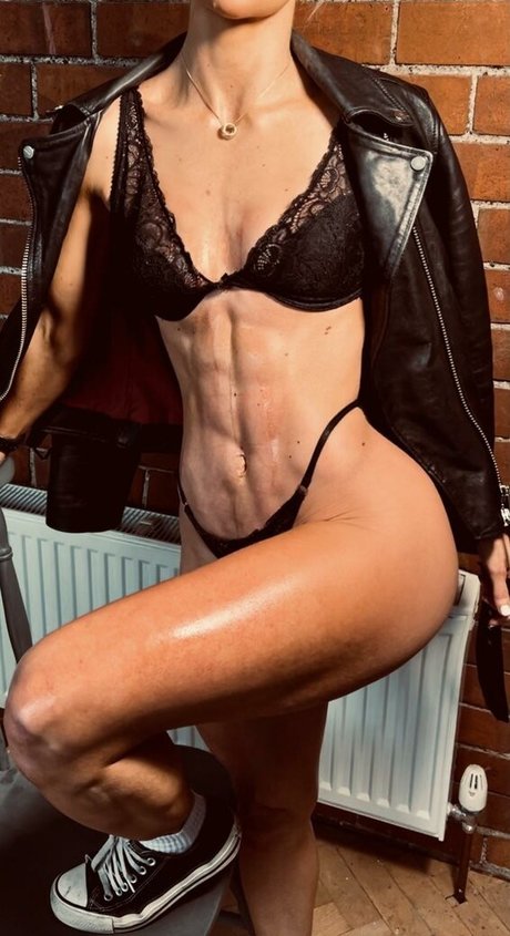 Kitty Lo nice model pic