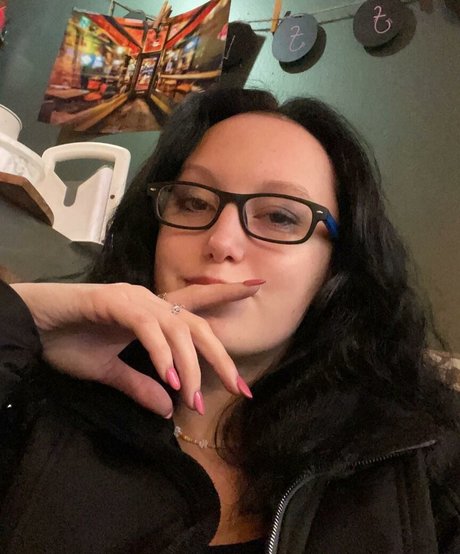 MuscleMommy002 perfect actress pictures