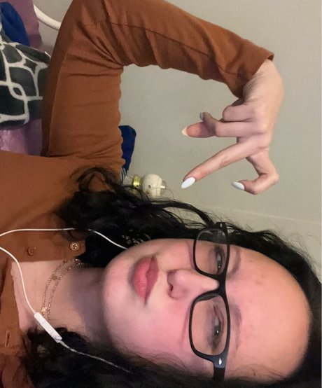 MuscleMommy002 actress photos