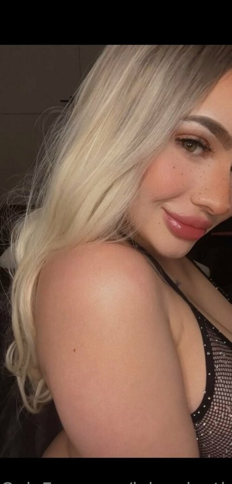 valentinee xo free actress photo