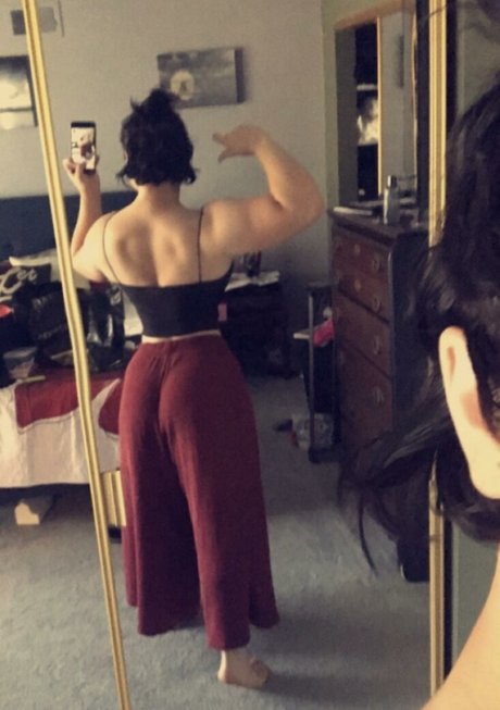 Urmommymaggie model pretty image