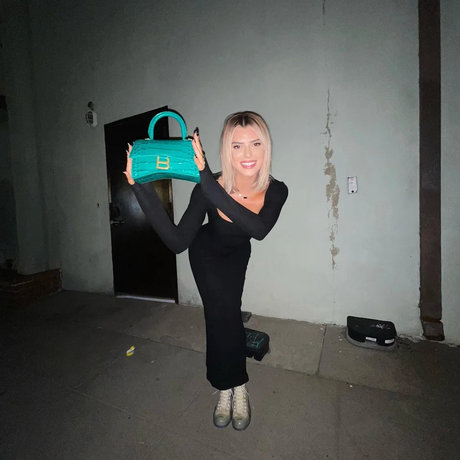 Alissa Violet model pictures