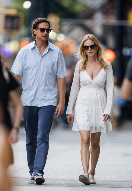 Heather Graham model hot picture