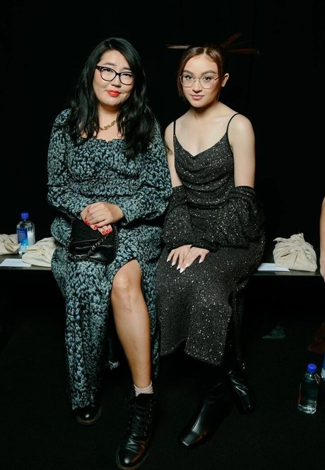 Anna Cathcart sex model img