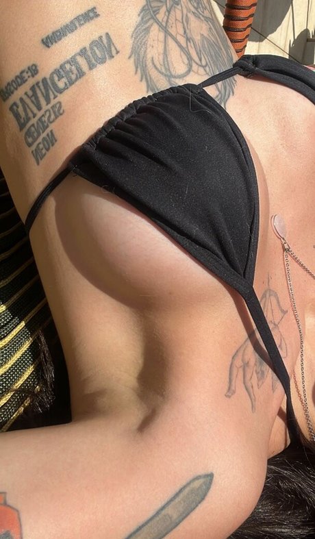 Leticia Caputi hot actress images