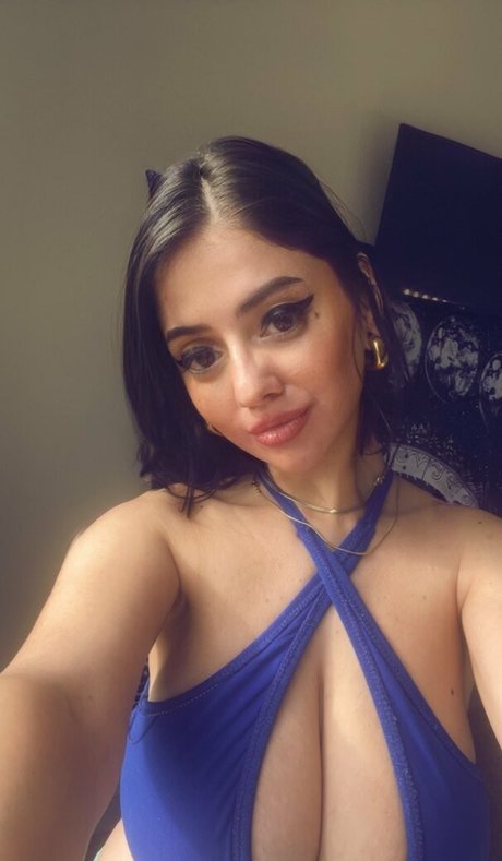 EvelynLuxe sex model pic