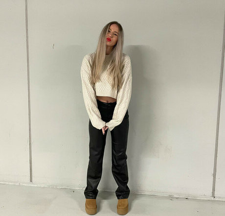 lesbian feet onlyfans xxx photos