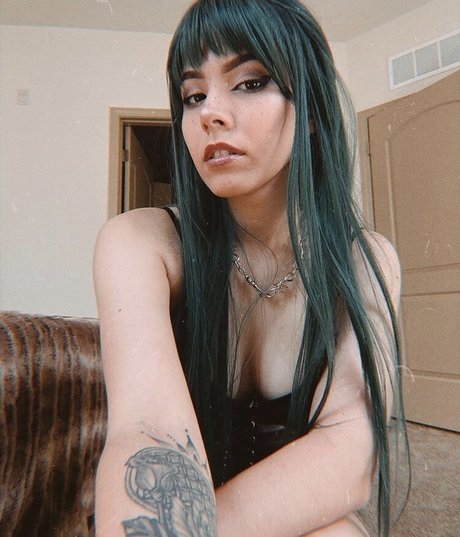 Luna Bloom high quality pornstar gallery