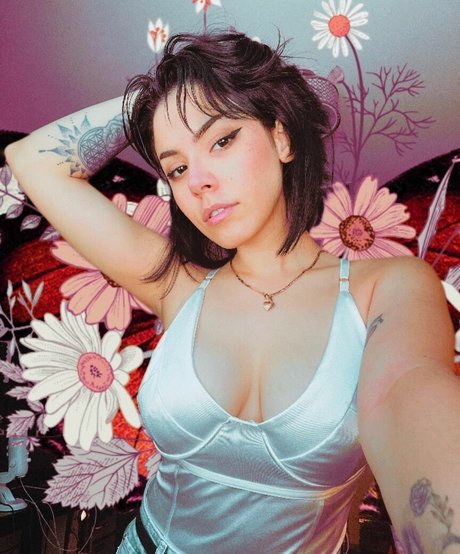 Luna Bloom pornstar beautiful pic