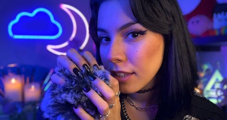 Luna Bloom pornstar free image