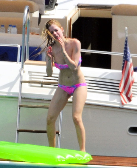 Avril Lavigne top model archive