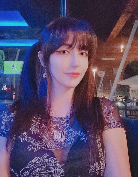 Kouryam high quality model image