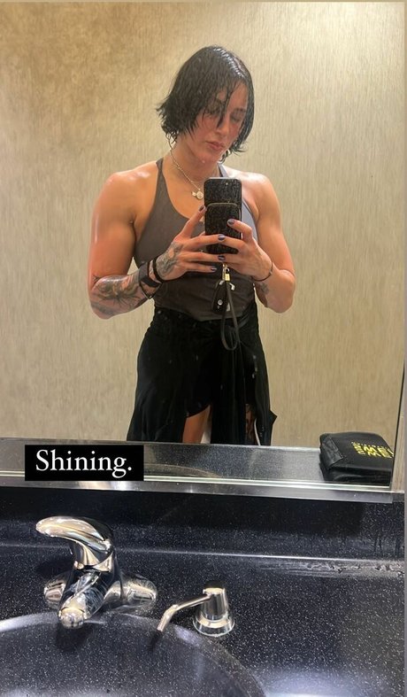 curvy fuck onlyfans nude images