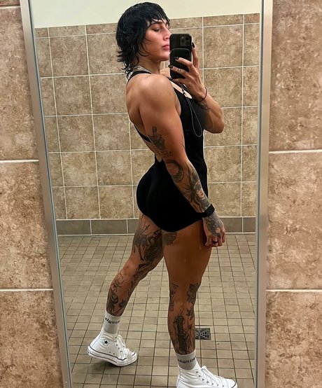 bodybuilder nude onlyfans top images