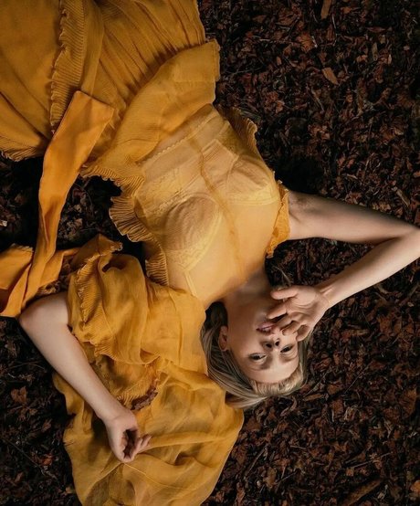 Aurora Aksnes beautiful actress image