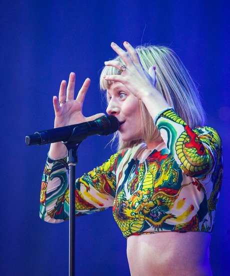 Aurora Aksnes hd actress archive