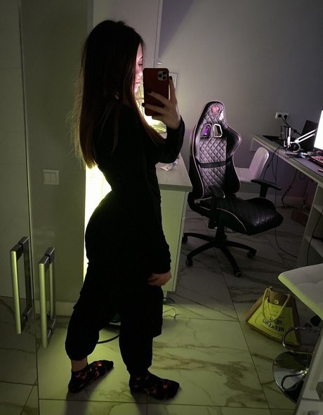 yuuechka star naked pics