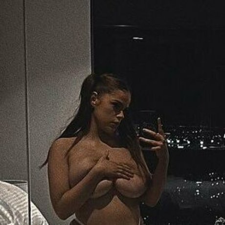 frayedboots pornstar naked image