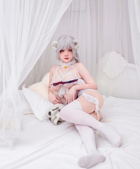 NotShiorii model erotic photo