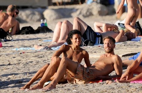 Vick Hope model pornographic galleries