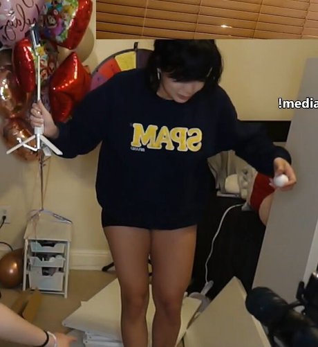 Cinnabrit naked actress image