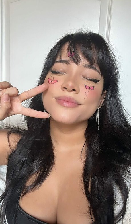 cuckold feet onlyfans beautiful naked photo