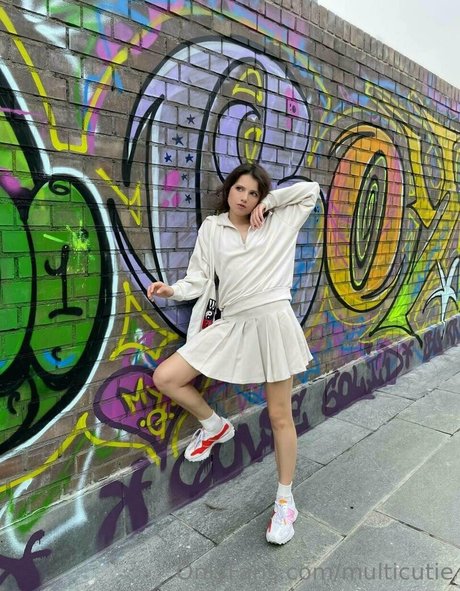 multicutie naked star image