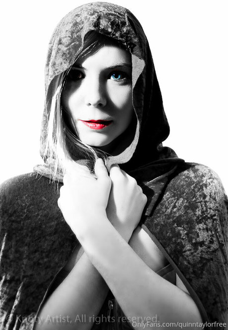 quinntaylorfree naked star img