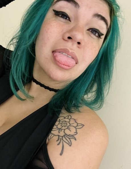 tiffanylockheart model nude pics