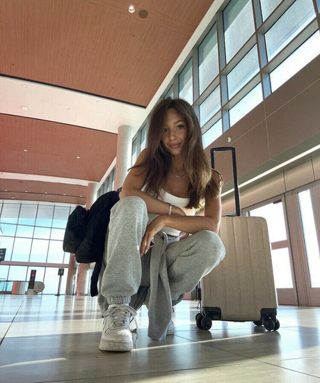 Taylor Alesia star sexy pictures