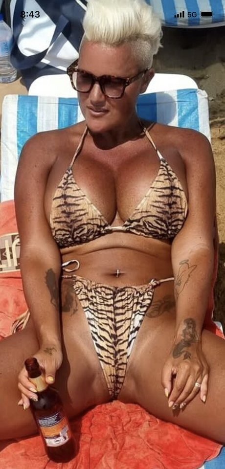 Carro Oberg naked model pictures