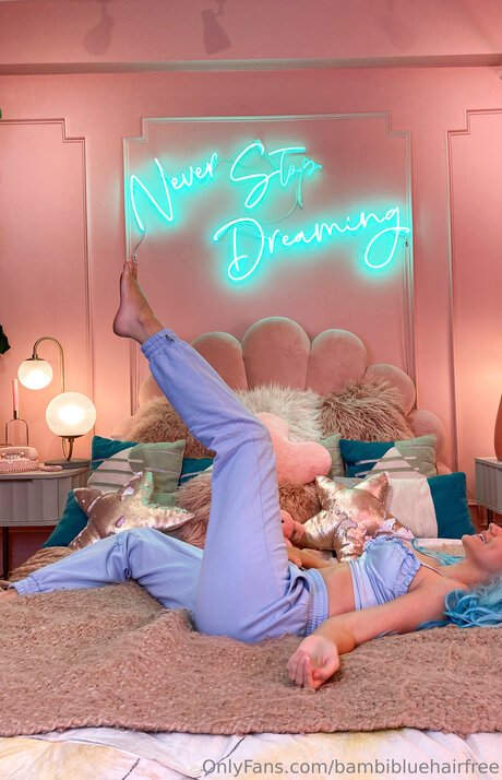 Bambibluehairfree sex star gallery