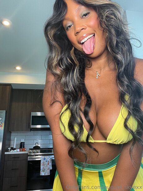 August Skyexx hot pornstar photos