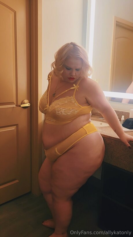 Allykatonly pornographic model pic