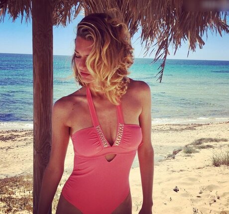 Ella Endlich model art img