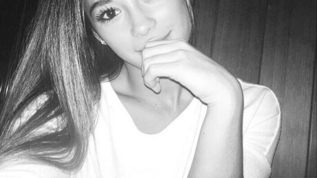 Sexy Cheerleaders star sexy pic