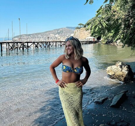 Sexy Cheerleaders adult actress photos