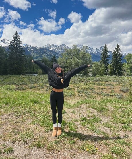 Sexy Cheerleaders actress picture